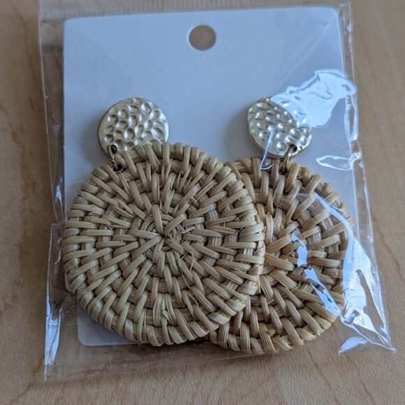 *NWT* Circular Rattan Earrings (from Singapore ) - Picture 2 of 2